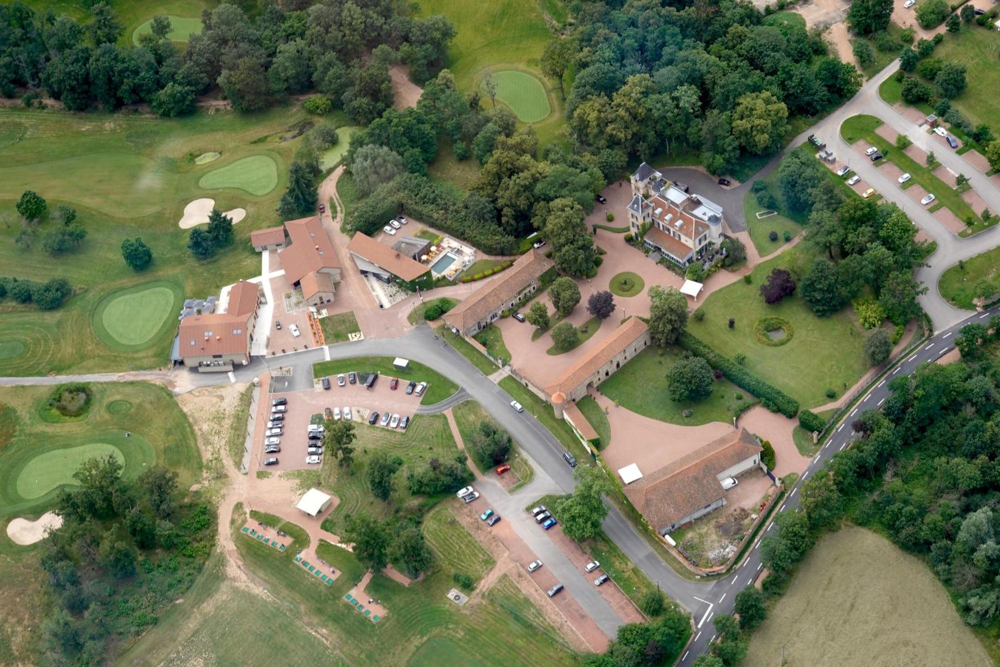 Chateau De Champlong Table Hotel **** Golf & Spa Villerest  Buitenkant foto