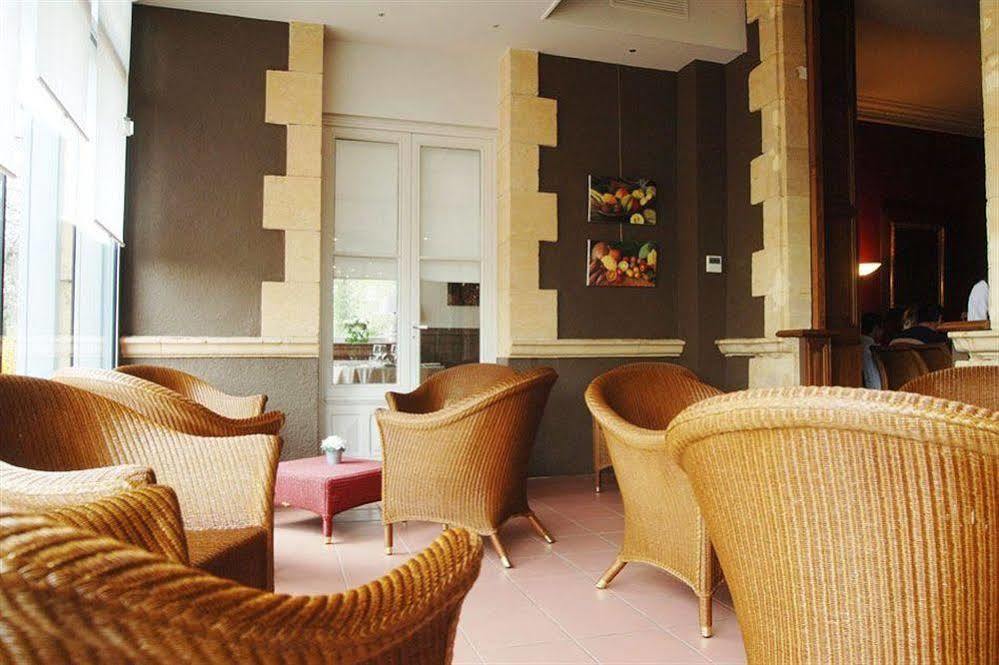 Chateau De Champlong Table Hotel **** Golf & Spa Villerest  Buitenkant foto